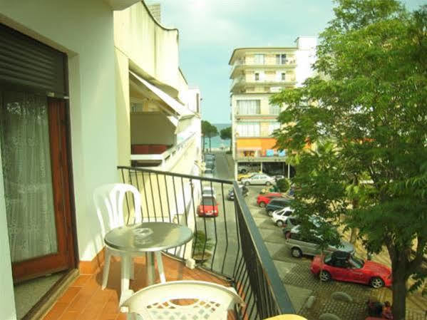 Hostal La Marina Platja d'Aro Exterior photo